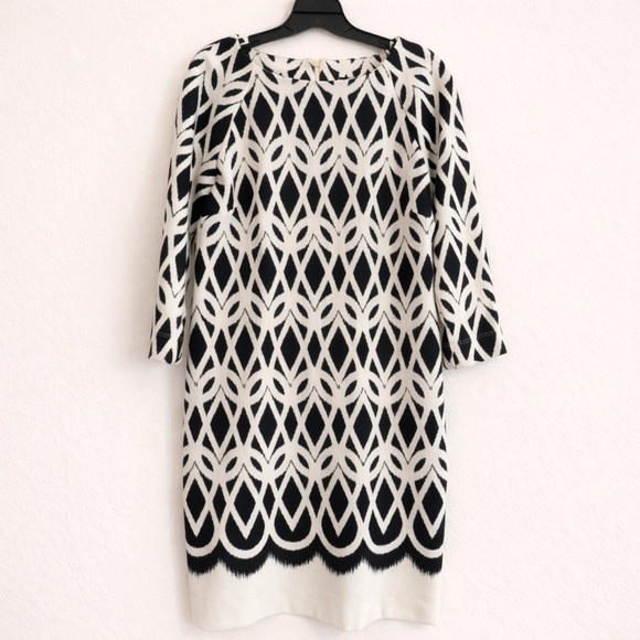 Taylor Dresses & Skirts - Black & White Geometric Print Shift Dress